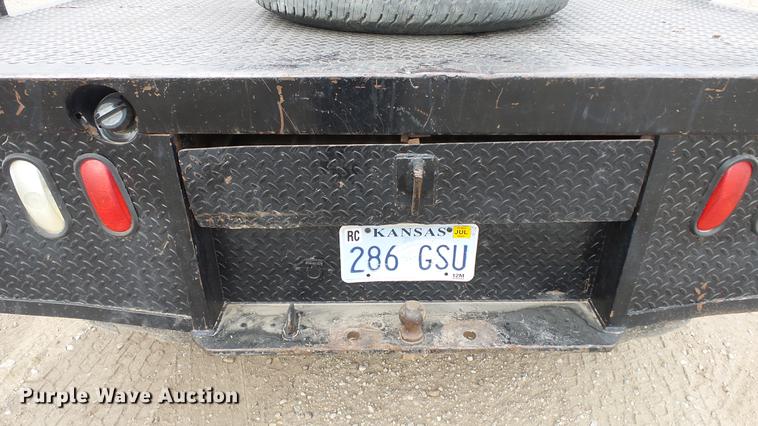 image for item DC2432 2006 Ford F350 Super Duty XLT flatbed pickup truck