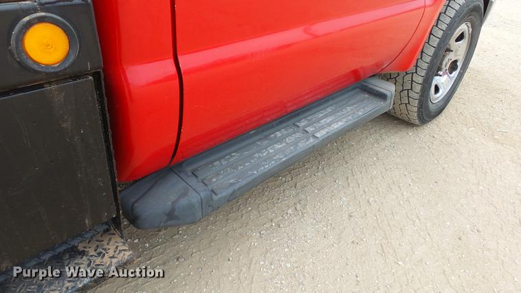 image for item DC2432 2006 Ford F350 Super Duty XLT flatbed pickup truck