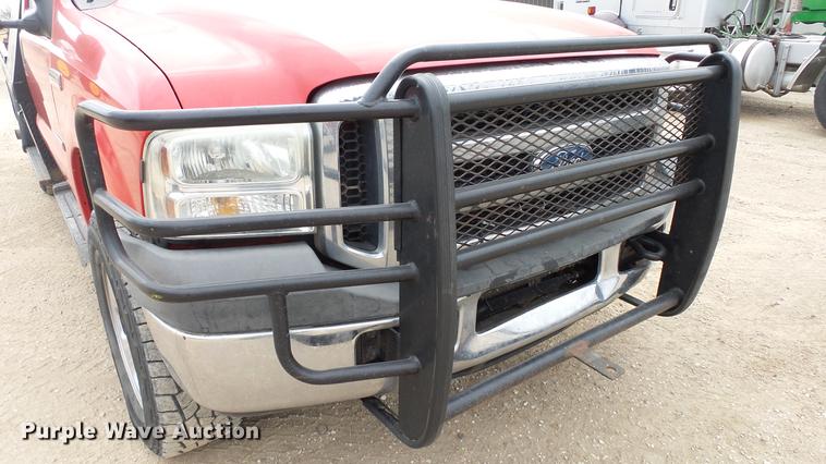 image for item DC2432 2006 Ford F350 Super Duty XLT flatbed pickup truck