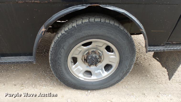 image for item DC2432 2006 Ford F350 Super Duty XLT flatbed pickup truck