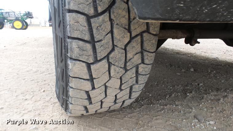 image for item DC2432 2006 Ford F350 Super Duty XLT flatbed pickup truck