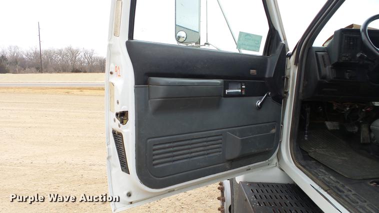 image for item DC2433 1991 Chevrolet Kodiak service truck