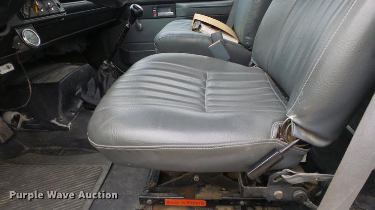 image for item DC2433 1991 Chevrolet Kodiak service truck