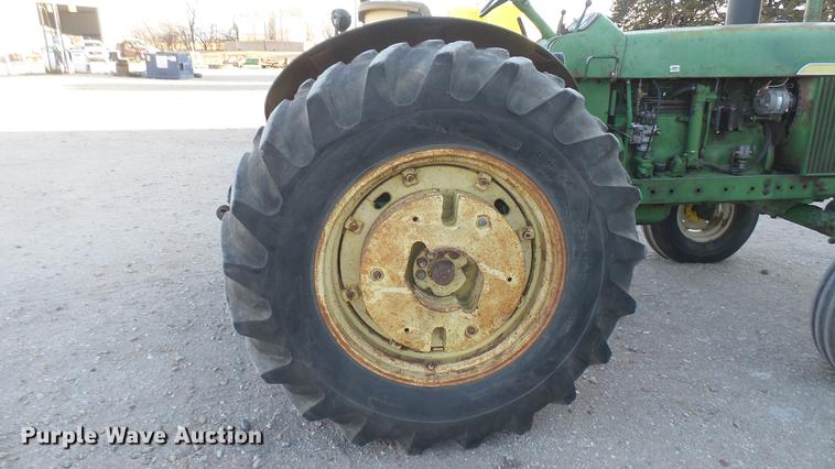 image for item DC2434 John Deere 4010 tractor