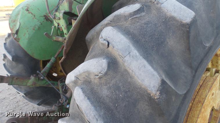 image for item DC2434 John Deere 4010 tractor