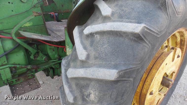 image for item DC2434 John Deere 4010 tractor