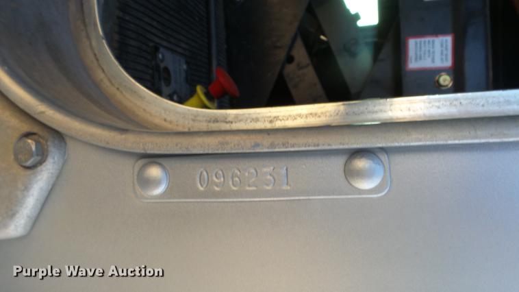 image for item DC2437 2005 Kenworth T800B semi truck