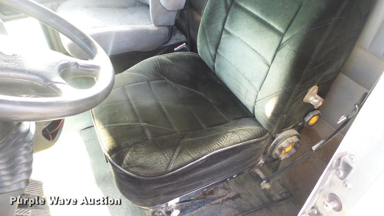 image for item DC2437 2005 Kenworth T800B semi truck