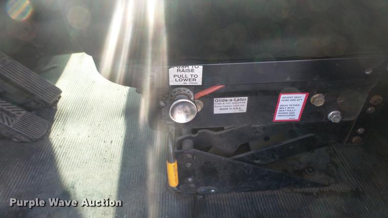 image for item DC2437 2005 Kenworth T800B semi truck