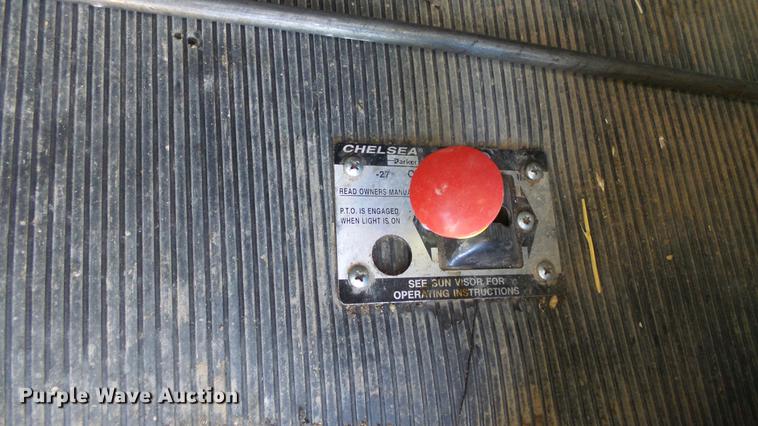 image for item DC2437 2005 Kenworth T800B semi truck