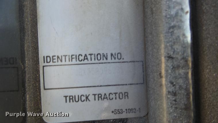 image for item DC2437 2005 Kenworth T800B semi truck