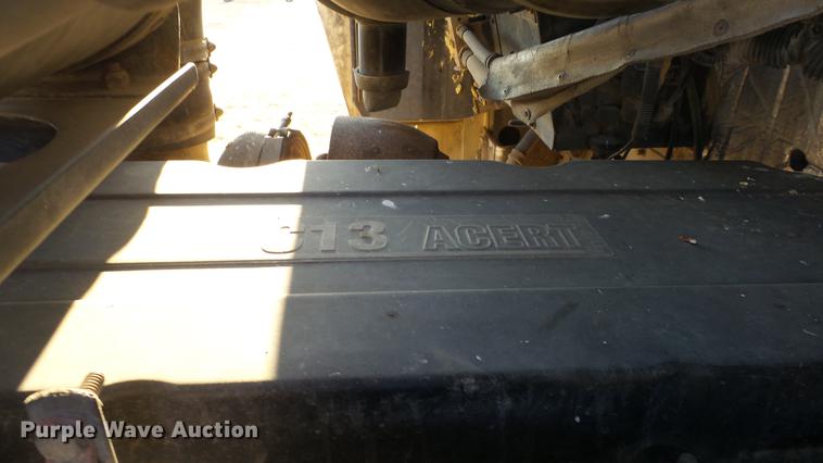 image for item DC2437 2005 Kenworth T800B semi truck