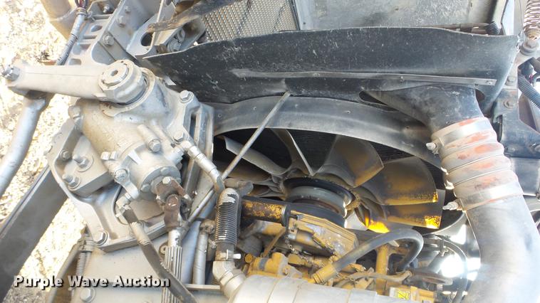 image for item DC2437 2005 Kenworth T800B semi truck