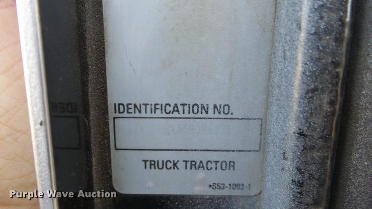image for item DC2437 2005 Kenworth T800B semi truck