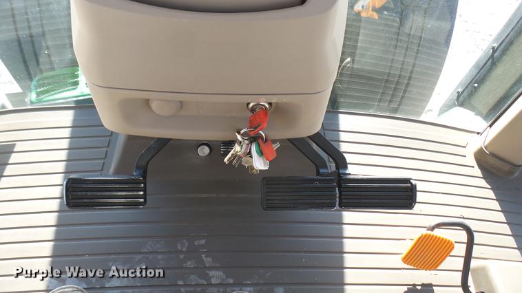 image for item DC2439 2013 John Deere 8235R MFWD tractor