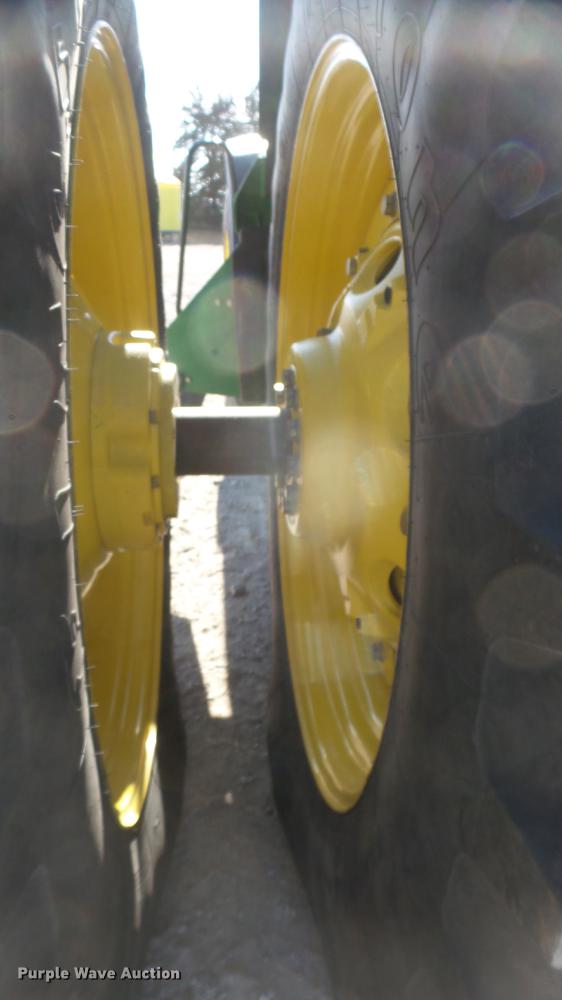 image for item DC2439 2013 John Deere 8235R MFWD tractor