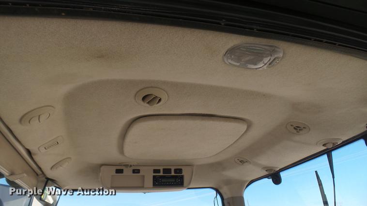 image for item DC2440 2013 John Deere 8360R MFWD tractor