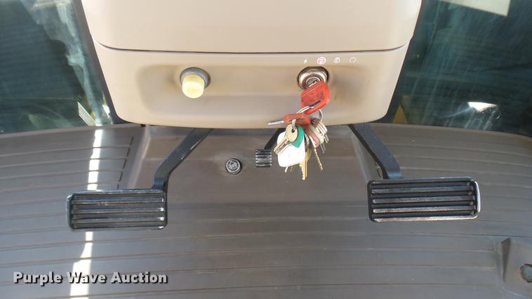 image for item DC2441 2013 John Deere 9460R 4WD tractor