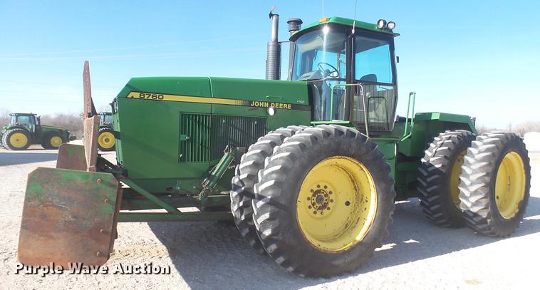 image for item DC2443 1991 John Deere 8760 4WD tractor