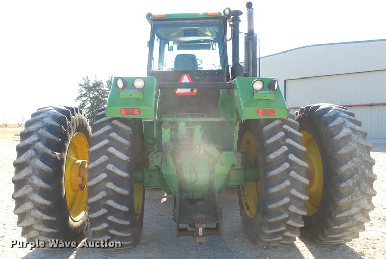 image for item DC2443 1991 John Deere 8760 4WD tractor
