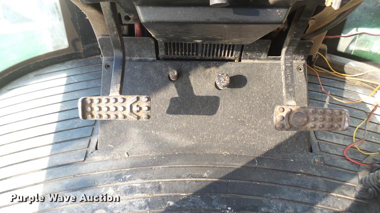 image for item DC2443 1991 John Deere 8760 4WD tractor