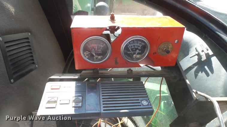 image for item DC2443 1991 John Deere 8760 4WD tractor