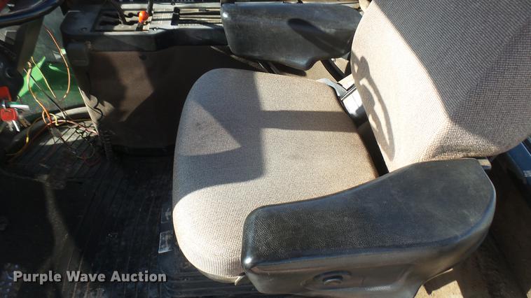 image for item DC2443 1991 John Deere 8760 4WD tractor