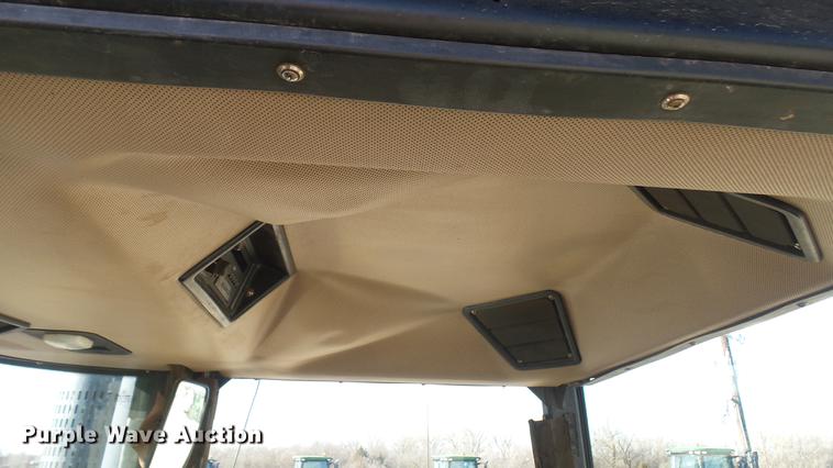 image for item DC2443 1991 John Deere 8760 4WD tractor