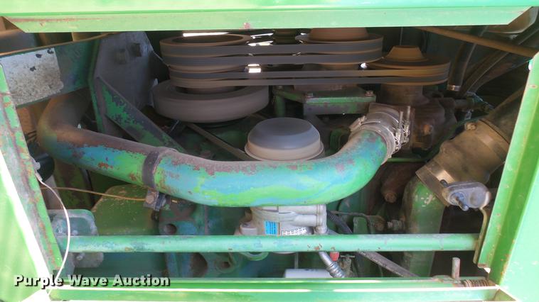 image for item DC2443 1991 John Deere 8760 4WD tractor