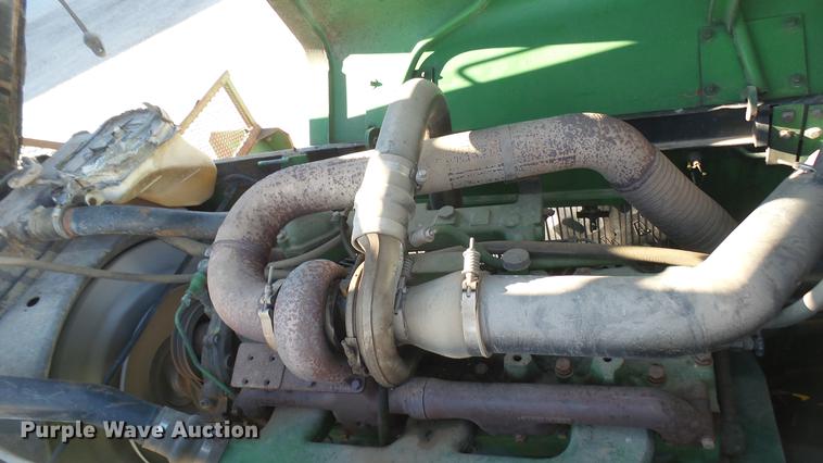 image for item DC2443 1991 John Deere 8760 4WD tractor