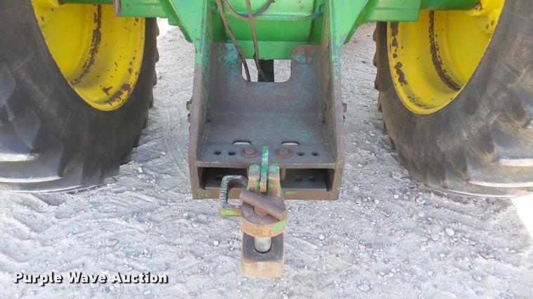 image for item DC2443 1991 John Deere 8760 4WD tractor