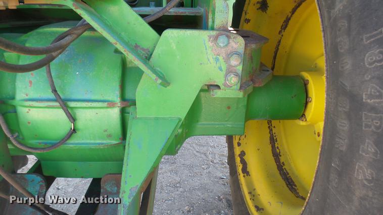 image for item DC2443 1991 John Deere 8760 4WD tractor