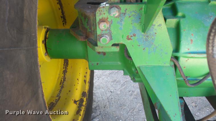 image for item DC2443 1991 John Deere 8760 4WD tractor