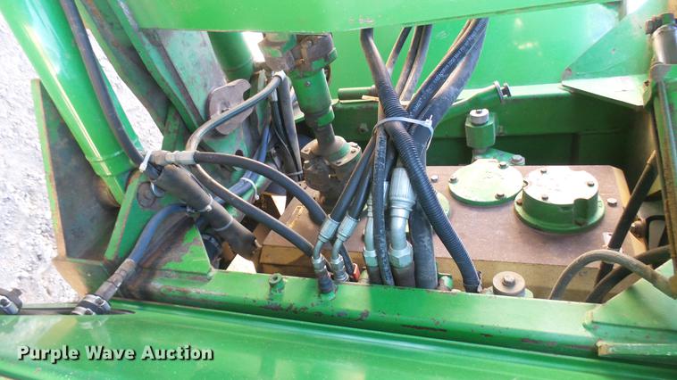 image for item DC2443 1991 John Deere 8760 4WD tractor