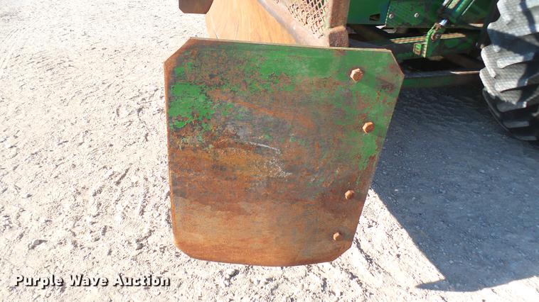 image for item DC2443 1991 John Deere 8760 4WD tractor