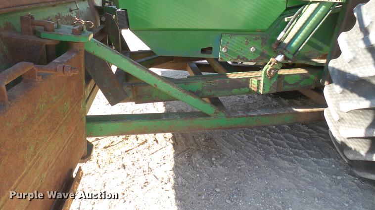 image for item DC2443 1991 John Deere 8760 4WD tractor