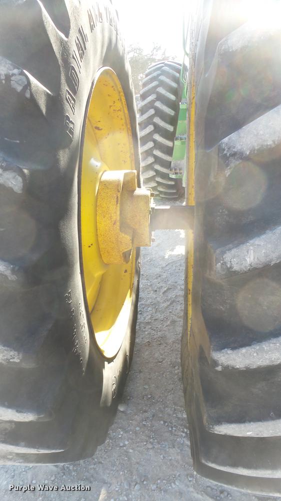 image for item DC2443 1991 John Deere 8760 4WD tractor