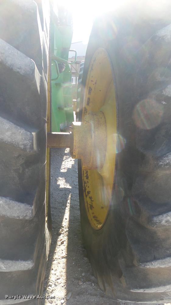 image for item DC2443 1991 John Deere 8760 4WD tractor