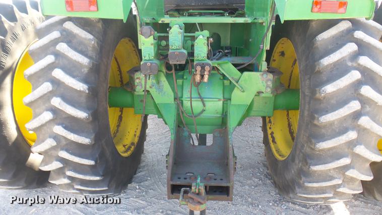 image for item DC2443 1991 John Deere 8760 4WD tractor