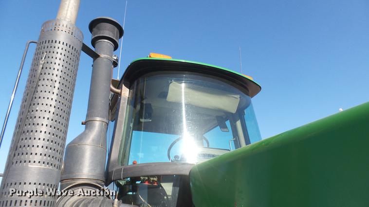 image for item DC2443 1991 John Deere 8760 4WD tractor