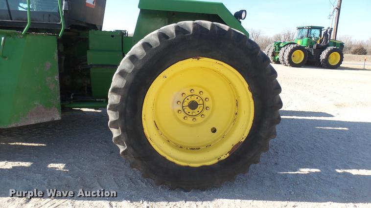 image for item DC2443 1991 John Deere 8760 4WD tractor