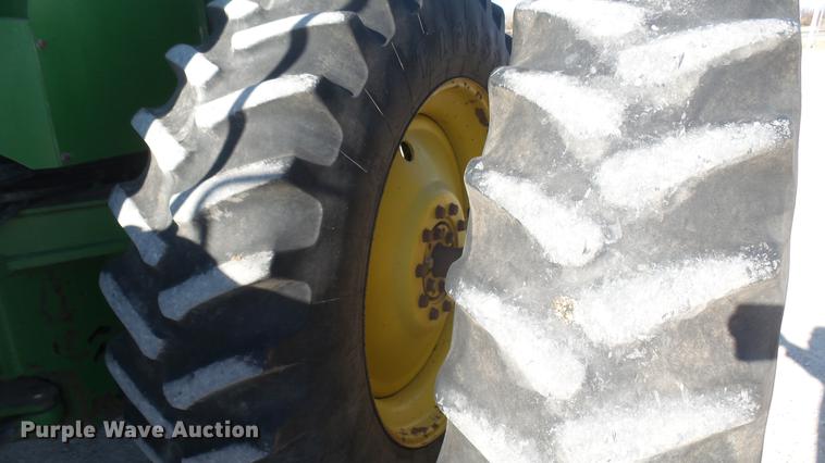 image for item DC2443 1991 John Deere 8760 4WD tractor