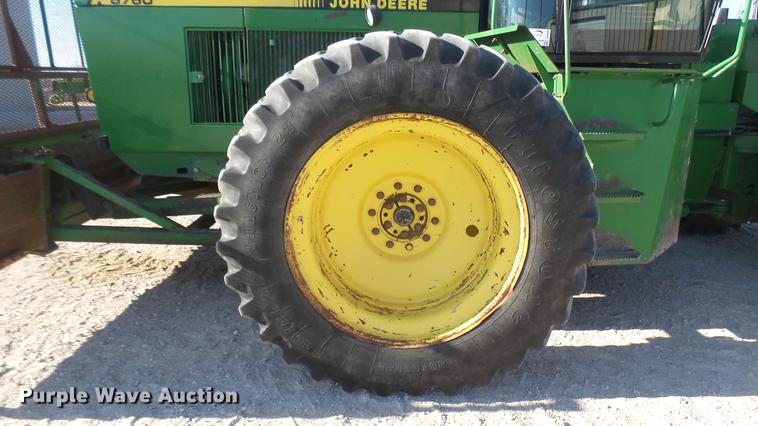 image for item DC2443 1991 John Deere 8760 4WD tractor