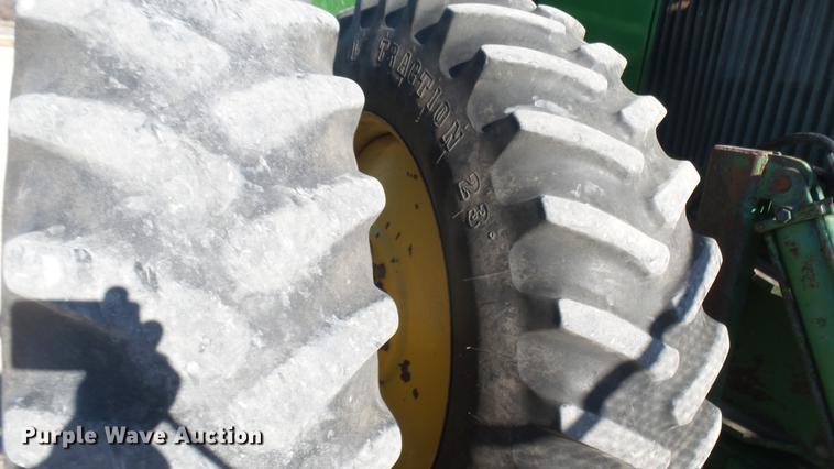 image for item DC2443 1991 John Deere 8760 4WD tractor