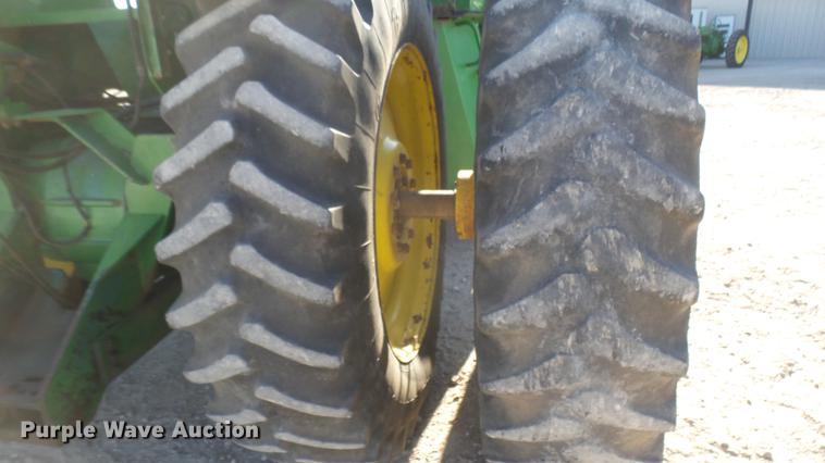 image for item DC2443 1991 John Deere 8760 4WD tractor