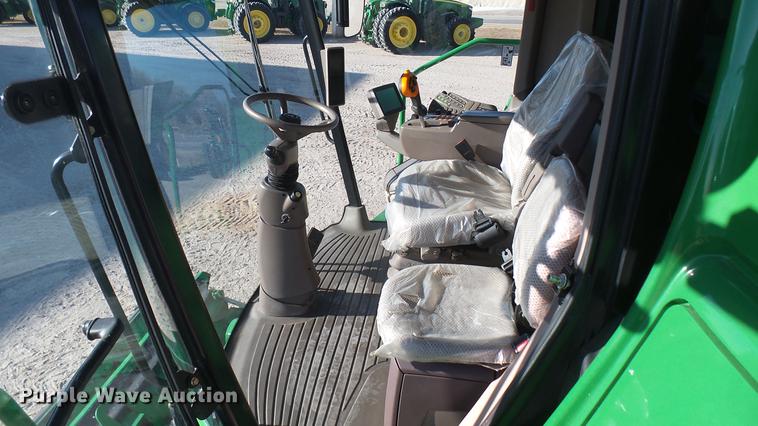 image for item DC2445 2013 John Deere S670 STS combine