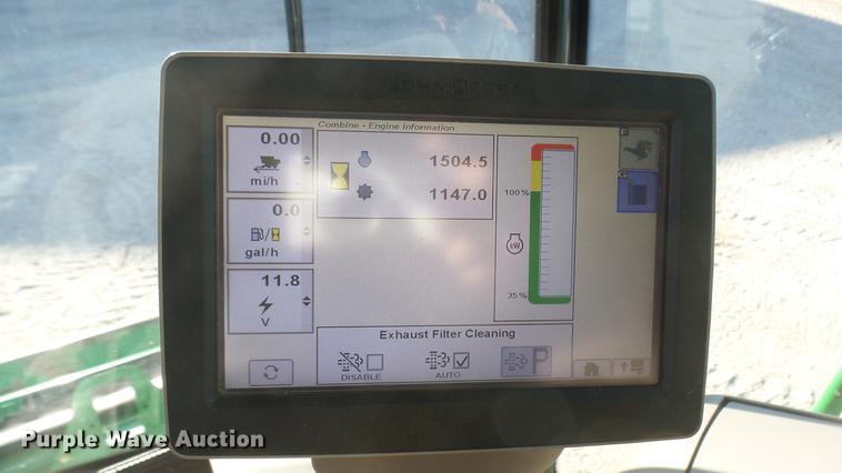 image for item DC2445 2013 John Deere S670 STS combine