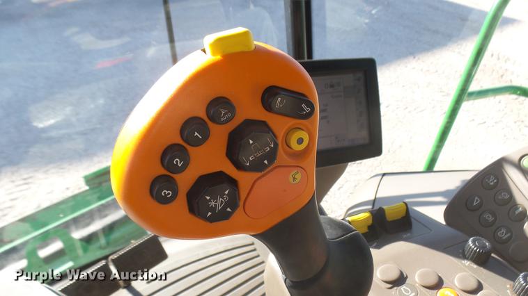 image for item DC2445 2013 John Deere S670 STS combine