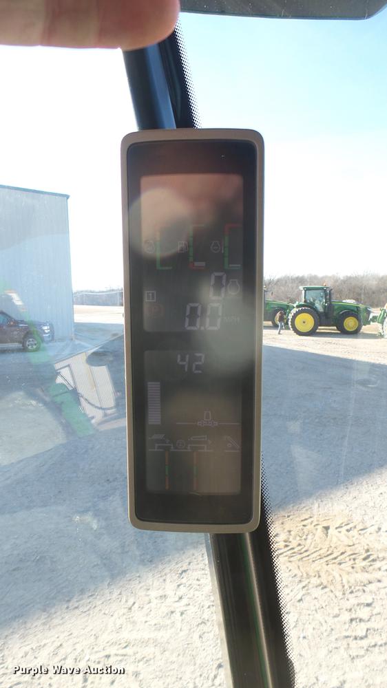 image for item DC2445 2013 John Deere S670 STS combine