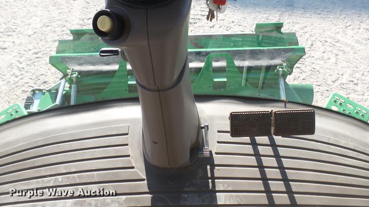 image for item DC2445 2013 John Deere S670 STS combine